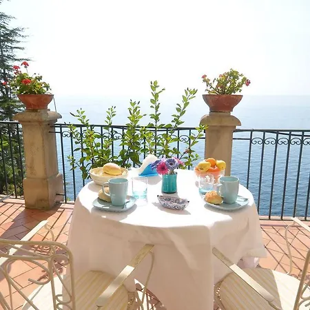 La Clarissa Amalfi Dreams بيت للعطل
