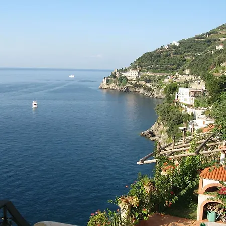 La Clarissa Amalfi Dreams بيت للعطل